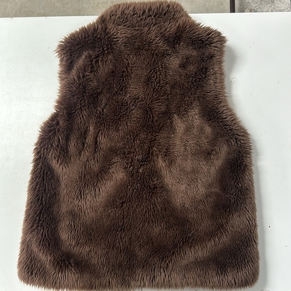 Mini Boden Faux Fur Vest 11/12 - Picture 4 of 6